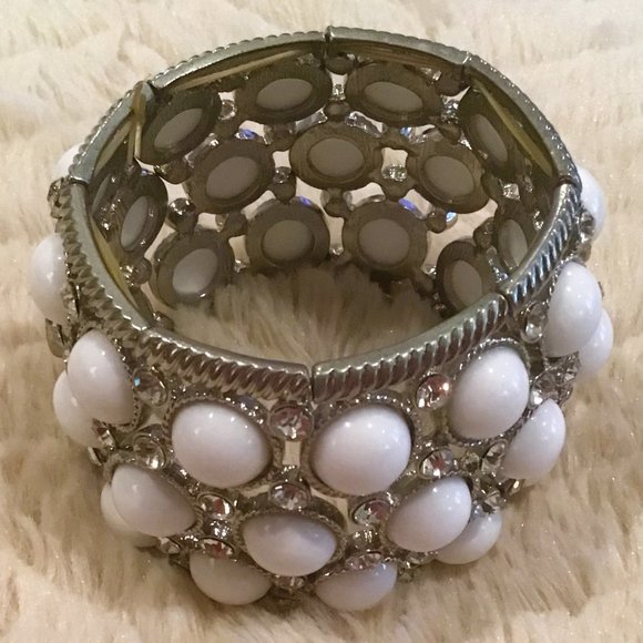 White Bead and Rhinestone Stretch Fashion Bracelet - Picture 2 of 4